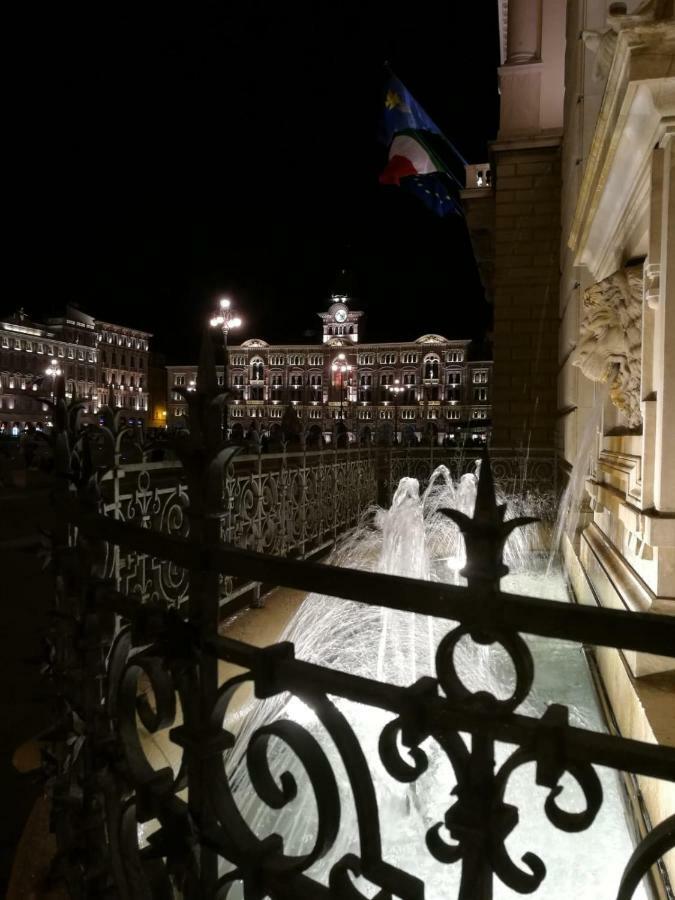 Casa Vacanze Penelope In Centro Storico Trieste Eksteriør bilde