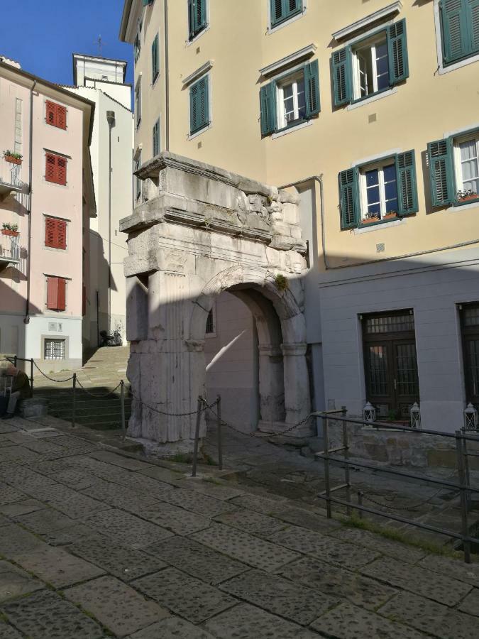 Casa Vacanze Penelope In Centro Storico Trieste Eksteriør bilde